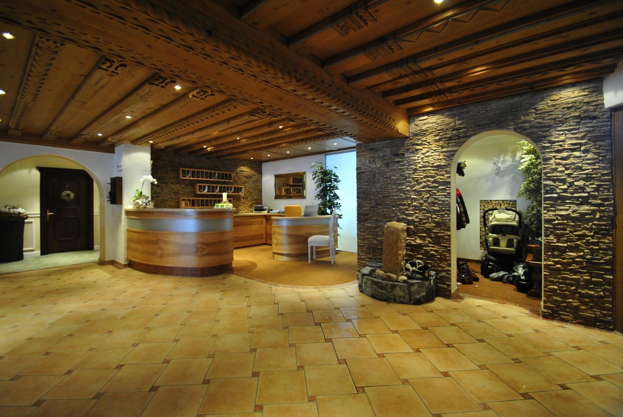 Hotel Albona Nova Zuers Exterior photo